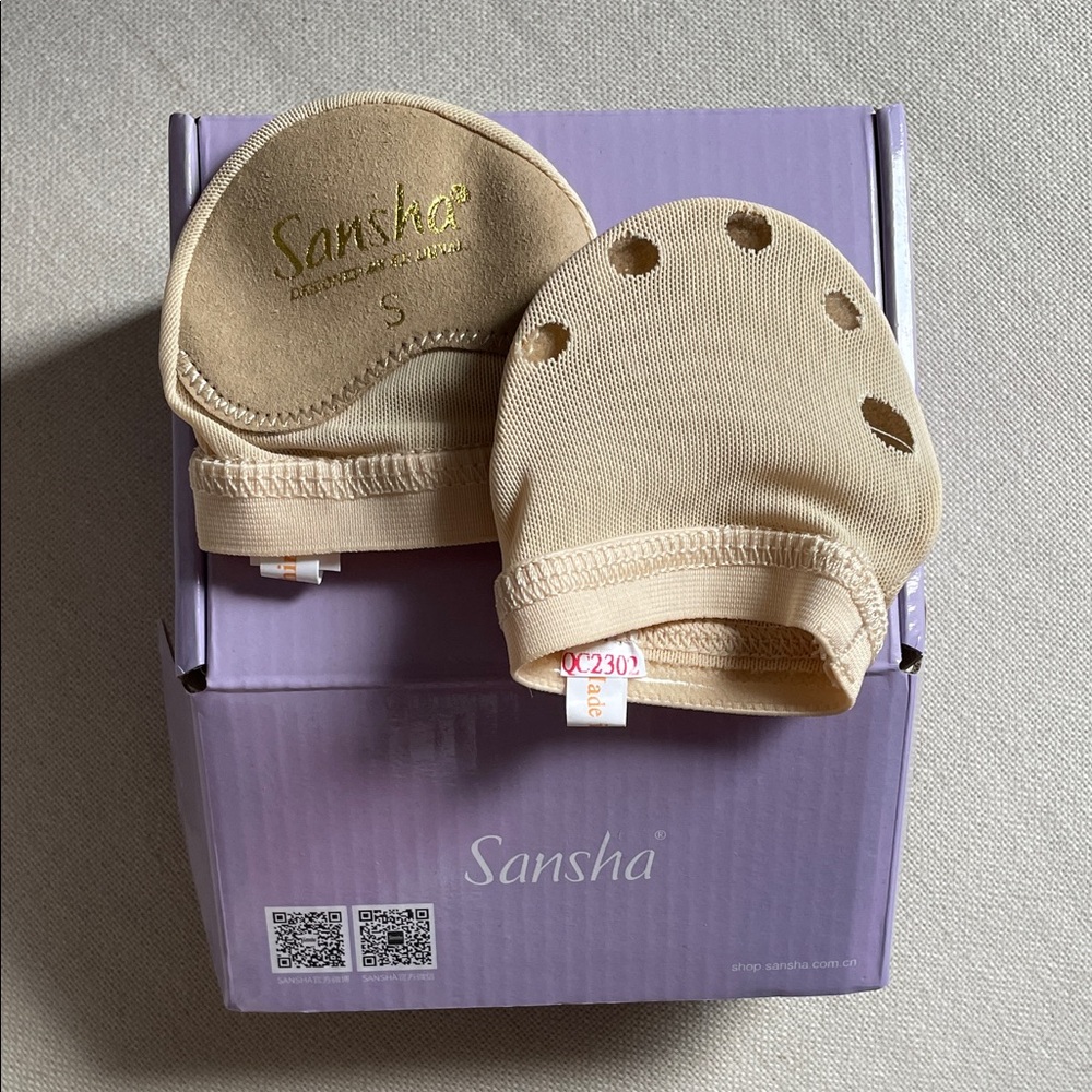 Sansha Girls Dance Foot Paw Solo 6 size Small (US 12-13) *Brand New*